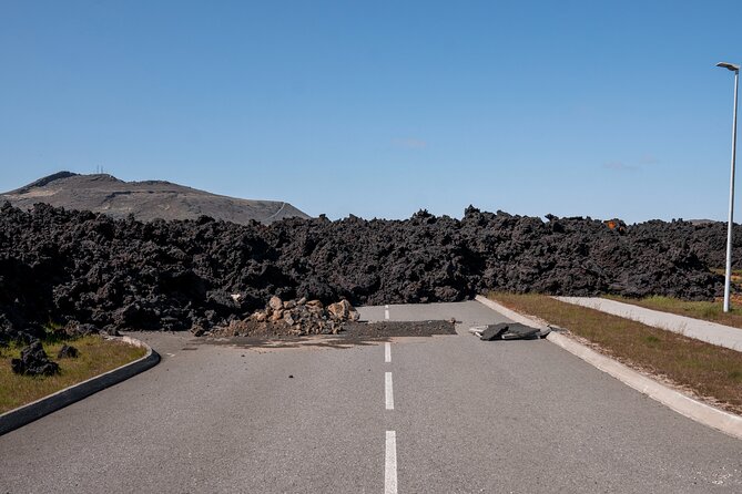 From Reykjavík: Reykjanes Lava Fields & Grindavík Minibus Tour - Nátthagi and the 2021 eruption