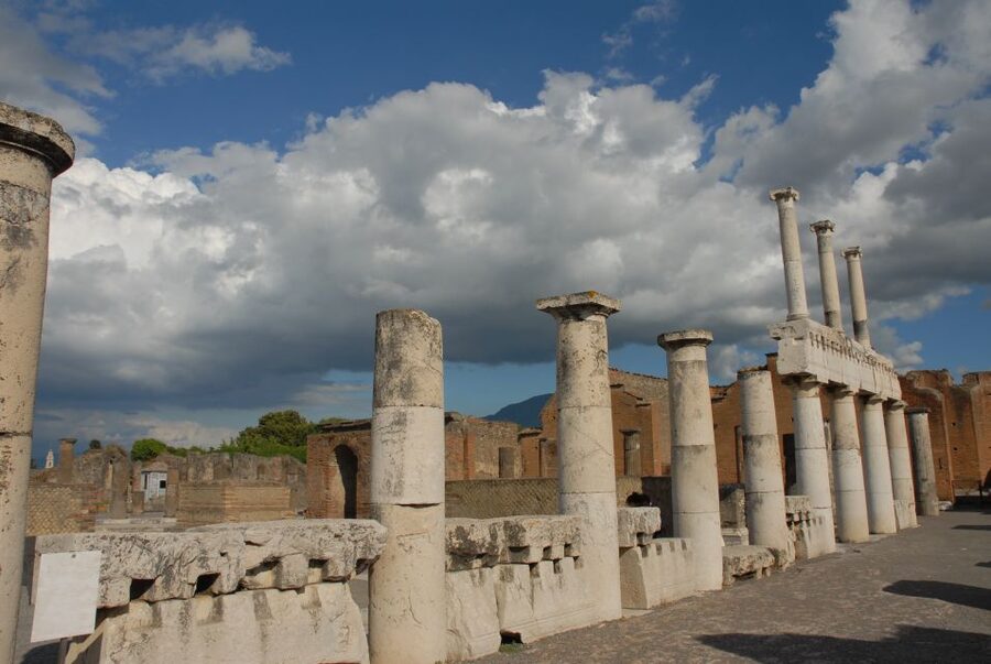 From Rome: Pompeii and Mount Vesuvius Private Tour - Hiking to the Vesuvius crater rim