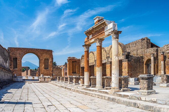 from Rome, Pompeii and Vesuvius - Cassino breaks help break up the road