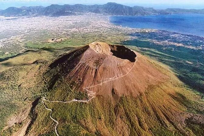 From Rome private guided tour to Pompeii and Vesuvius - Pompeii in two hours: guide or audio tour