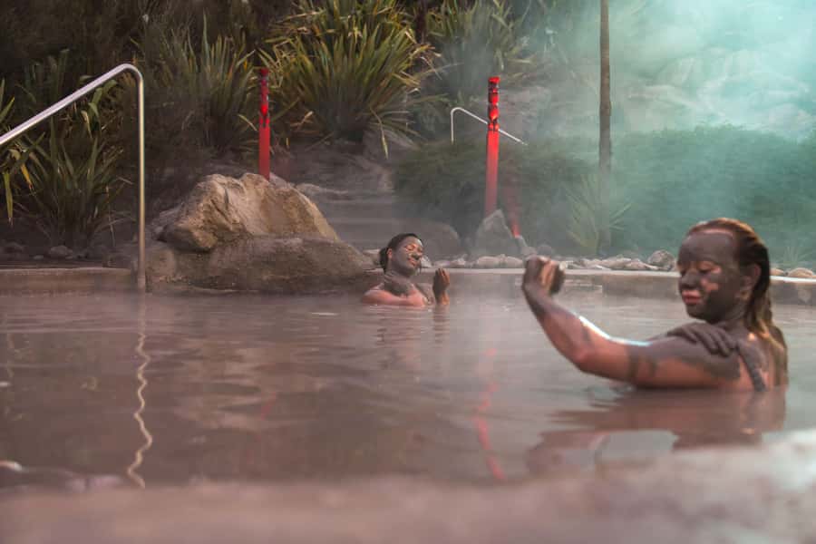 From Rotorua: HELL's GATE Geothermal MUD BATH Half Day Tour - Rinsing off for the sulphur spa pools