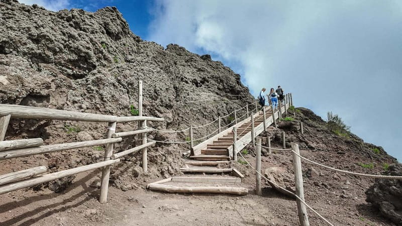 From Salerno: Vesuvius Tour with Entry Ticket & Smart Guide - Why Naples may be the better connection
