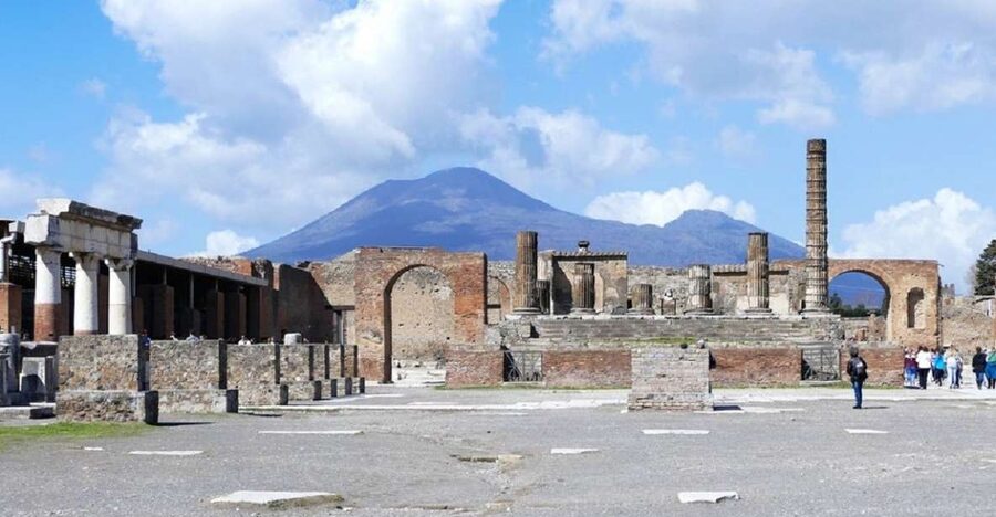 From Sorrento: Day Tour to Pompeii Ruins and Mount Vesuvius - Pompeii: let the guide make the stones speak