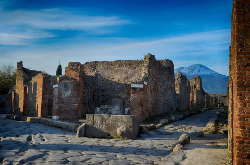 From Sorrento: Pompeii and Mount Vesuvius Trip with Lunch - Lunch at the osteria