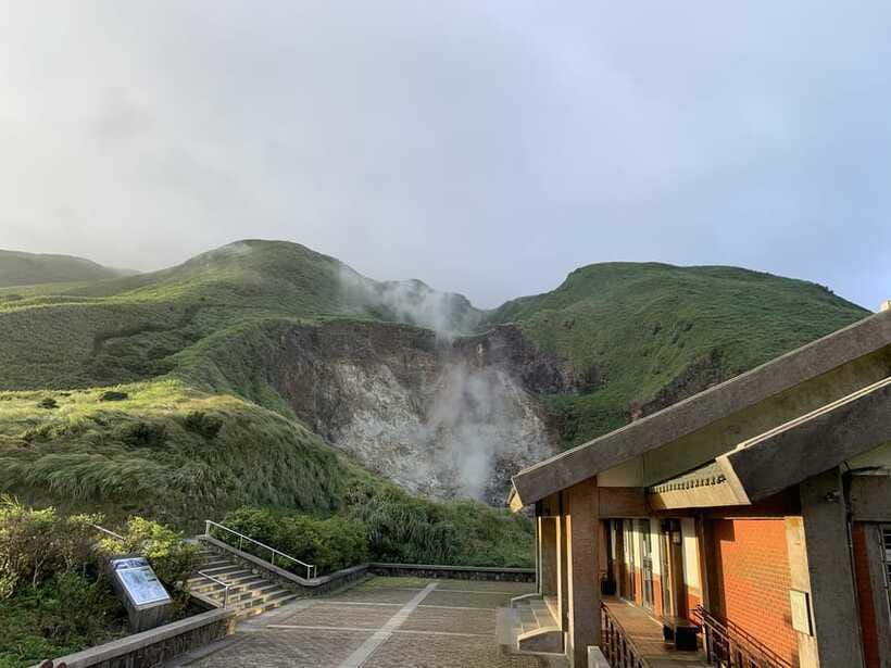 From Taipei: Private Yangmingshan Volcano and Nature Tour - Comfort, mobility, and what to bring