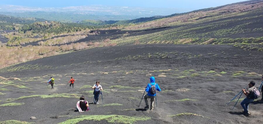 From Taormina: Guided Trip to Mt. Etna and Alcantara Gorges - How the guides affect the day