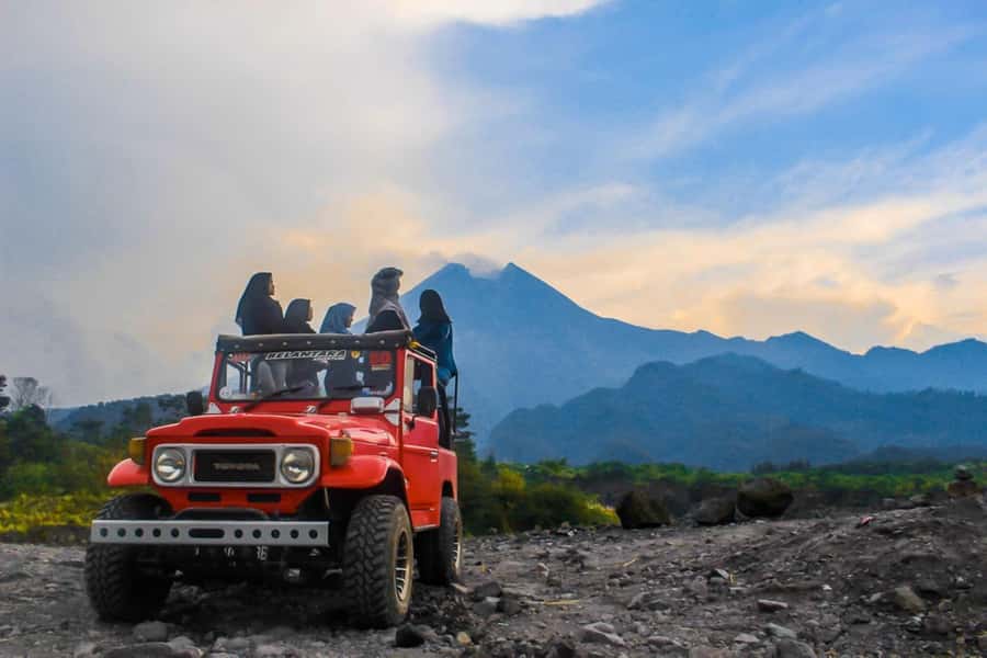 From Yogyakarta : Merapi volcano guided Tour with Jeep - The 90-Minute Jeep Safari