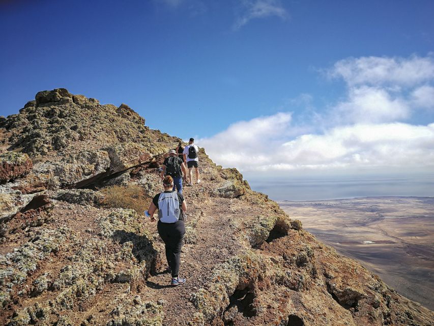 Fuerteventura: Montaña Escanfraga Volcano Summit Hike - What the small group changes