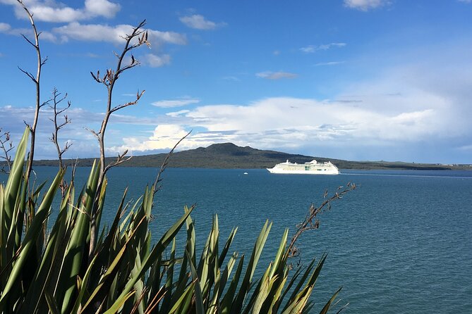 Full-Day Grand Auckland Volcanoes Tour - North Head’s tunnels and Devonport