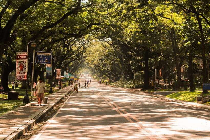 Full-Day Manila City, Tagaytay Taal Volcano and Lake Tour - Lunch with a wide view