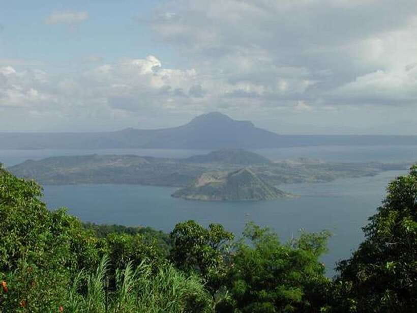 Full-Day Manila City, Tagaytay Taal Volcano and Lake Tour - Transport, timing, and group size