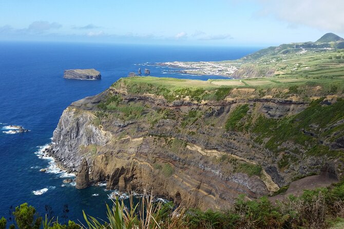 Full-Day Sete Cidades Crater Lake and Fire Crater Lake Private Tour - Ponta do Escalvado starts the western loop