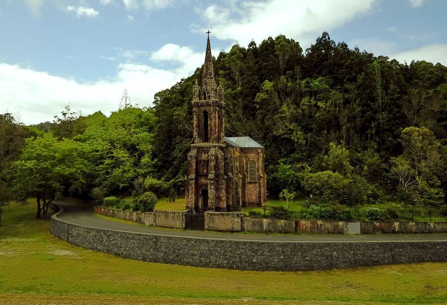 Furnas: Tea Plantations, Lake and Volcano Guided Tour - Terra Nostra Park: gardens, hot water, and practical planning