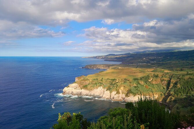 Furnas Volcano Experience: Lush Valleys & Steaming Earth - Gorreana shows São Miguel’s tea tradition
