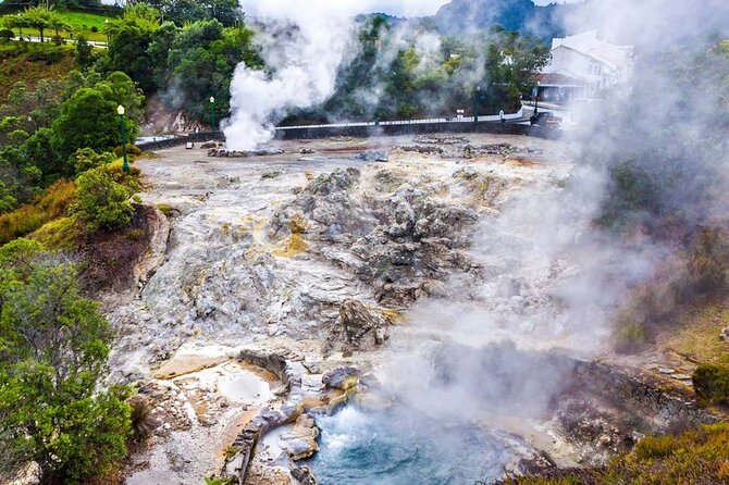 Furnas Volcano & Tea Plantation With Traditional Lunch, East Tour - A traditional Furnas lunch at Restaurante Banhos Ferreos