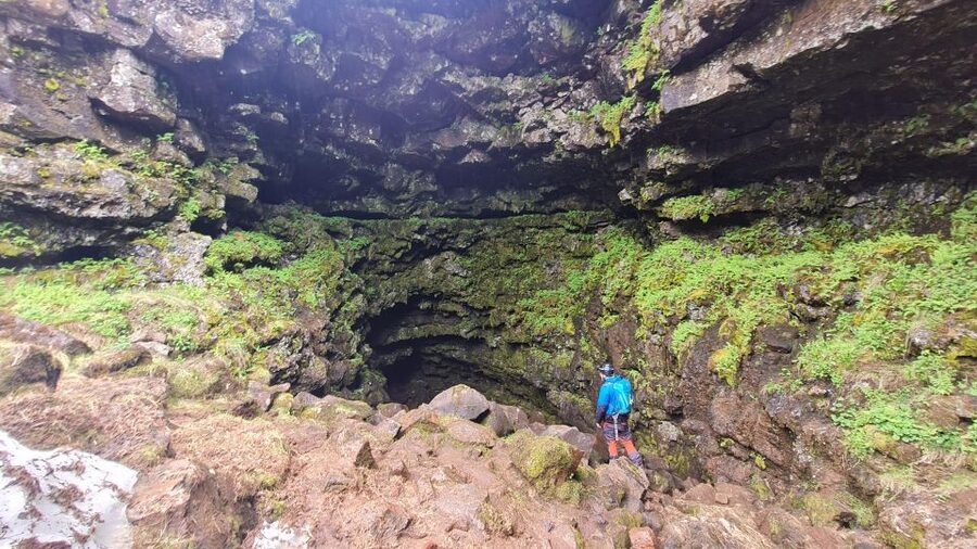 Geological Lava Tunnel Adventure - Arnarker Cave - A six-person group changes the experience