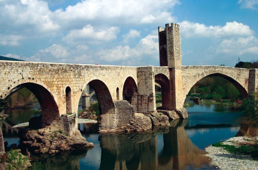 Girona: Volcano Area, Besalú, and Banyoles Lake Tour - Banyoles Lake is a gentle finish