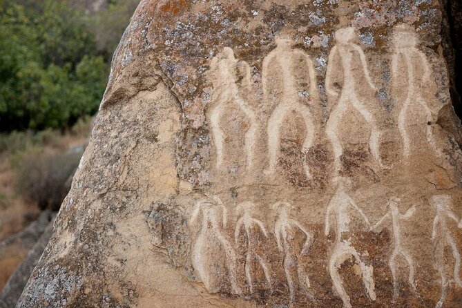 Gobustan-Mud Volcan-Fire Temple and Mountain Tour/Entrance inc - How the transport and group size affect the day