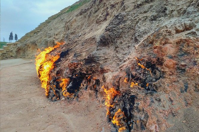Gobustan, Mud Volcano, Burning Mountain and Fire Temple Tour - Ateshgah Fire Temple and the old fire-worship tradition