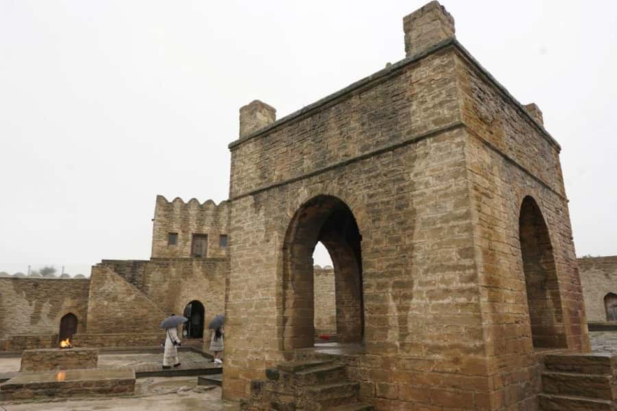 Gobustan, Mud Volcanoes, Fire Temple and Fire Mountain Tour - Transport, group size, and the real schedule