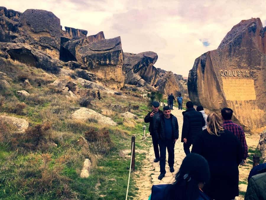 Gobustan, Mud Volcanoes, Fire Temple and Fire Mountain Tour - Gobustan Museum: start with the evidence
