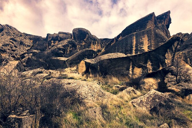 Gobustan Rock Art and Mud volcanoes PRIVATE TOUR - Bibi-Heybat Mosque: a short but worthwhile final stop