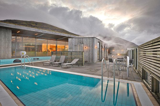 Golden Circle and Laugarvatn Fontana Geothermal Tour from Reykjavik - Guides bring the route to life