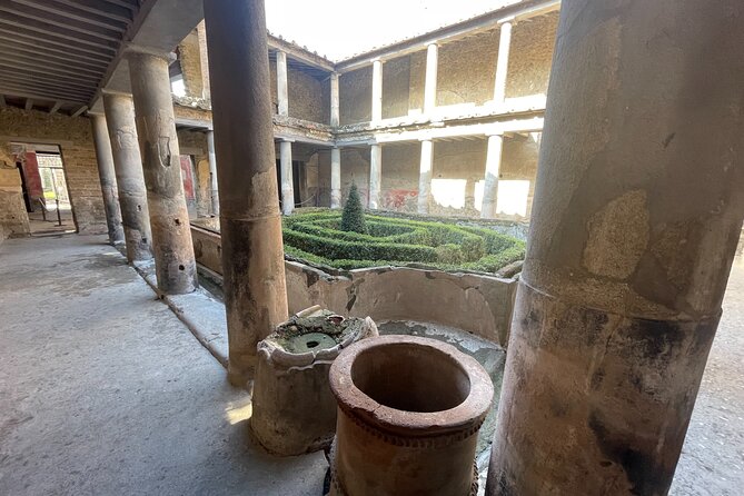 Guided Tour Pompeii And Vesuvius from Positano Skip the Line - Should you book it?