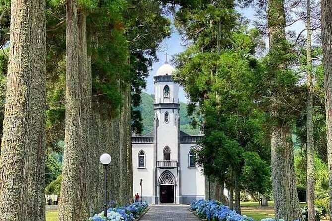 Guided Tour to the Sete Cidades Volcano in São Miguel Azores - Igreja de São Nicolau and a quiet village pause