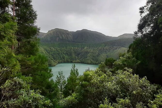 Guided Visit to the Crater and Volcano of Lagoa das Sete Cidades - Why this four-hour route works