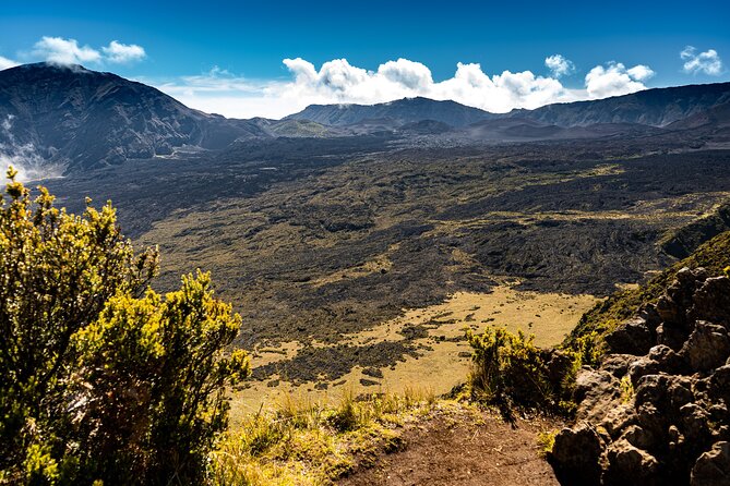 Haleakala Crater Hiking Experience - Climbing toward 10,000 feet and the cinder cones