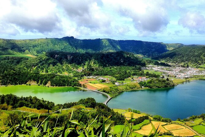 Half Day Sete Cidades Crater Minivan Tour - The ride from Ponta Delgada to the crater