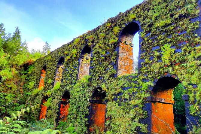 Half Day Sete Cidades Crater Minivan Tour - Igreja de São Nicolau and a 30-minute pause