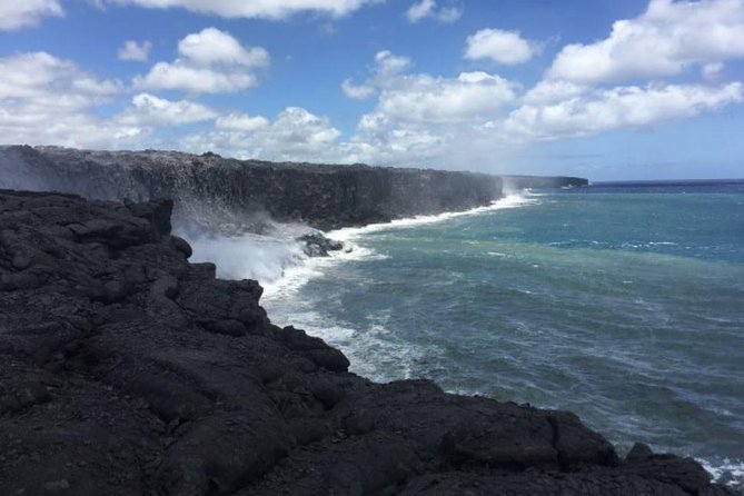 Hawaii Big Island Circle Small Group Tour: Waterfalls - Hilo - Volcano - Black Sand Beach - Puukohola Heiau and the cattle country