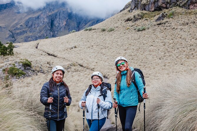Hiking Tour on the Iztaccíhuatl Volcano from Puebla - Entering Iztaccíhuatl-Popocatépetl National Park