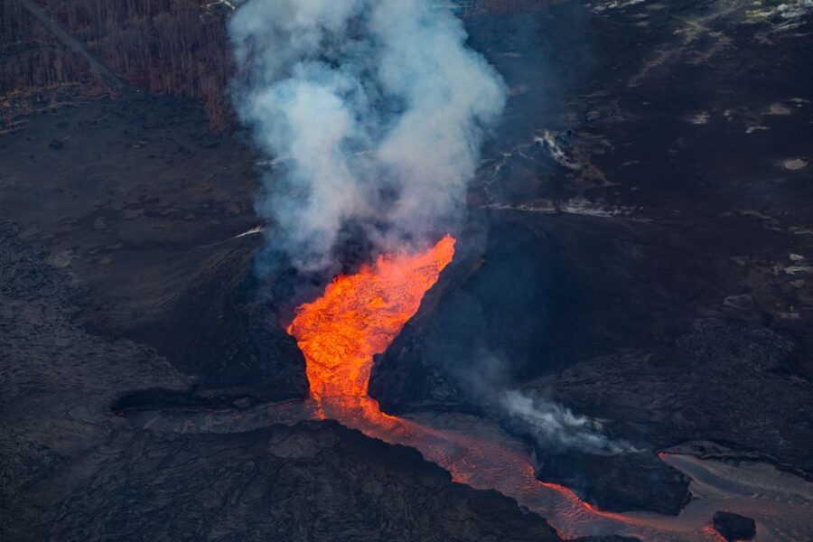 Hilo: Hawaii Volcanoes National Park Flight - Pu‘u ‘Ō‘ō and Hawaii’s changing volcanic ground