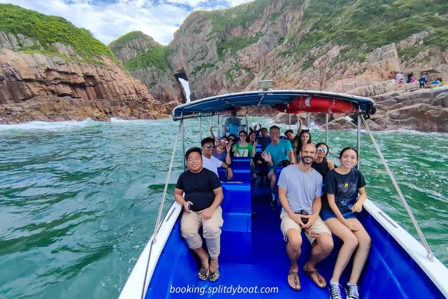 Hong Kong: Geopark Four Sea Arches Volcano Sightseeing Tour - Why Hong Kong’s volcanic coast deserves two hours