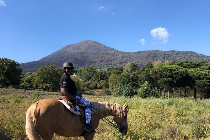 Horseback Riding on Vesuvius - Meeting in Pompeii and getting to the riding area