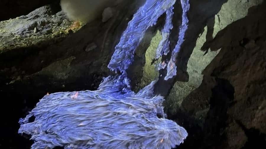 Ijen Crater Blue Fire Night Hike - The night hike to Ijen Crater