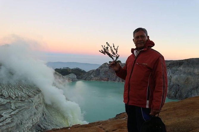 Ijen Crater Tour - The 90-Minute Climb to the Rim