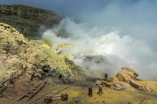 Ijen Crater Tour From Bali 1 Day - Seeing the blue fire from 3:00 to 4:00 am