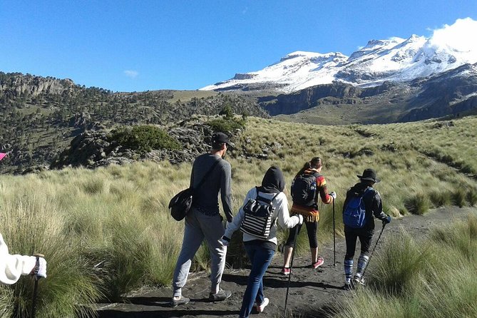 Iztaccihuatl Volcano Hike with an Alpinist - La Joya and the start of the high-altitude hike
