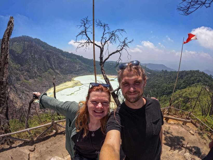 Jakarta: Volcano or Suspension Bridge,Ricefield & Hot Spring - Tea country, strawberries, and a local lunch break