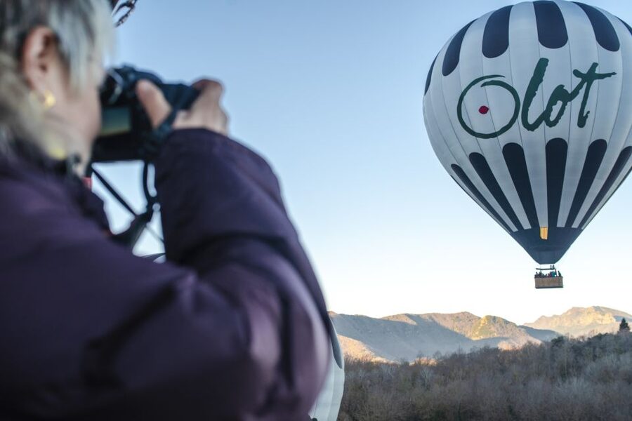 La Garrotxa Volcanoes Half-Day Hot Air Balloon Flight - The 1.5-hour balloon flight over the volcanic zone