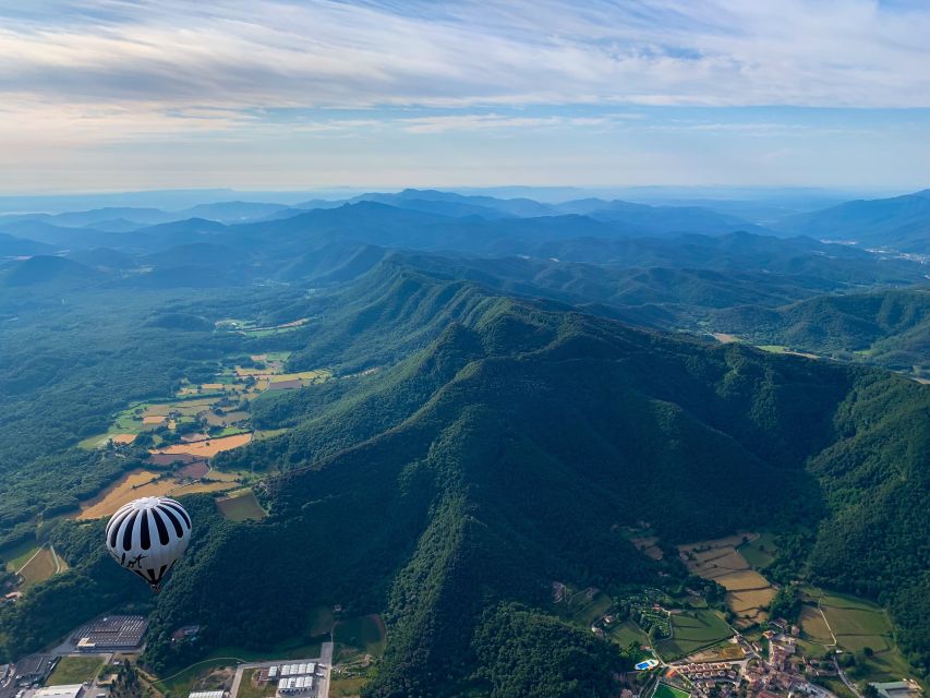 La Garrotxa Volcanoes Half-Day Hot Air Balloon Flight - Accessibility and who should skip it