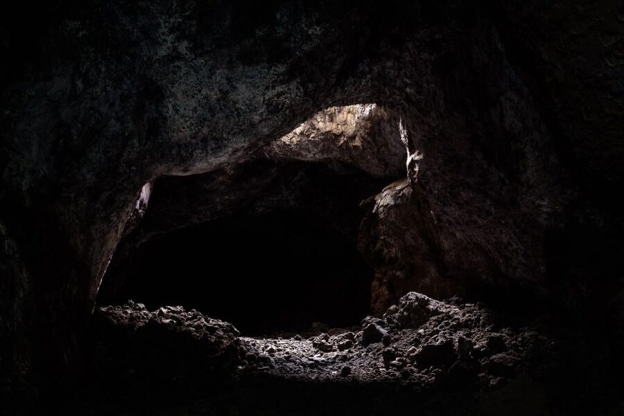 La Palma: Cueva de Las Palomas Volcanic Tube - Entering the 500-meter volcanic tube