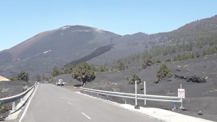 La Palma: San Antonio and Teneguia Volcanos Tour by 4x4 Bus - Why this eight-hour volcanic tour works