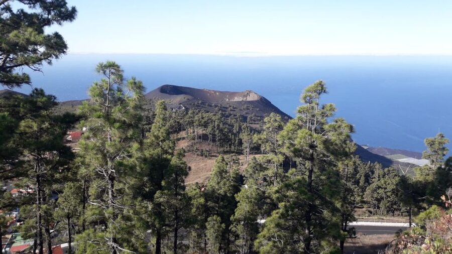La Palma: San Antonio and Teneguia Volcanos Tour by 4x4 Bus - The lighthouse and Fuencaliente salt mines