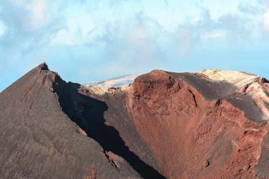 La Palma: Tajogaite Volcano Guided Trek - Weather, clouds, and changing views