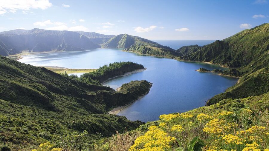 Lagoa do Fogo: Biologist-guided Volcano e-Tour +Hot Springs - Lagoa do Fogo inside Fogo Volcano